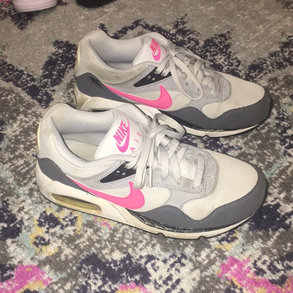 Nike Air Max tennis shoes